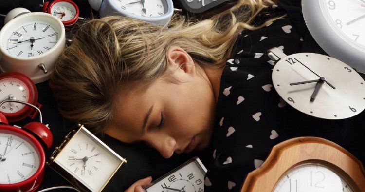 Is the extra hour really worth it? How to look after your sleep when the clocks change