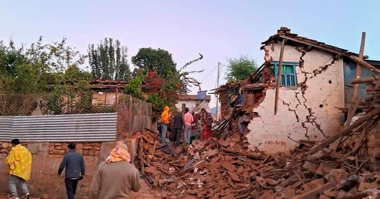 At least 132 dead after powerful earthquake hits Nepal