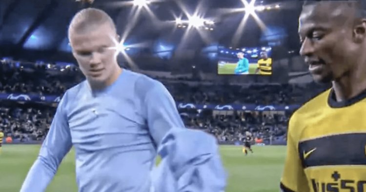 ‘You can’t do this’ – Erling Haaland reluctantly hands Young Boys captain his shirt at half-time