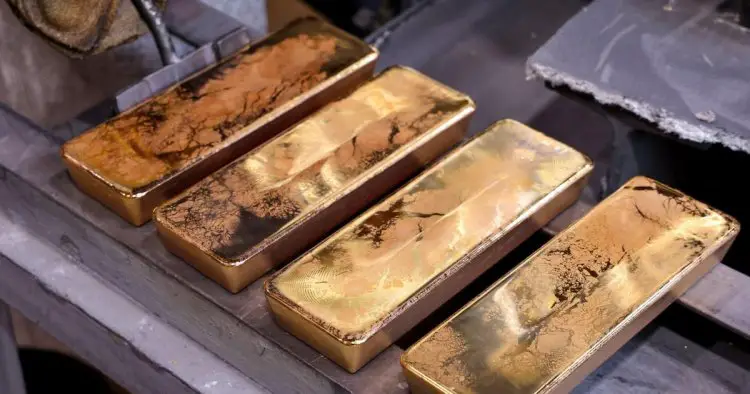 Russia is using gold laundering operation to dodge UK sanctions and fund war