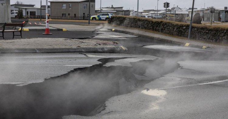 Iceland volcano news live: Eruption could wipe Grindavik off map after hundreds of earthquakes