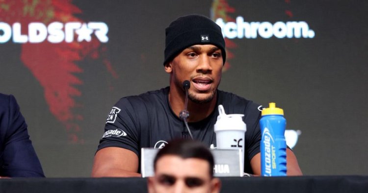 Anthony Joshua refuses to discuss trainer situation after linking up with Ben Davison for Otto Wallin fight