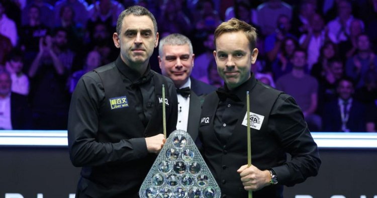 Ali Carter takes lead over Ronnie O’Sullivan after first session of Masters final