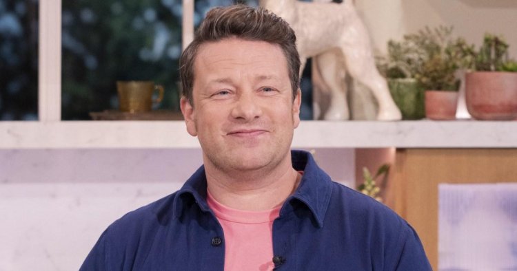 Jamie Oliver couldn’t stand up for more than 40 seconds at a time amid secret health battle