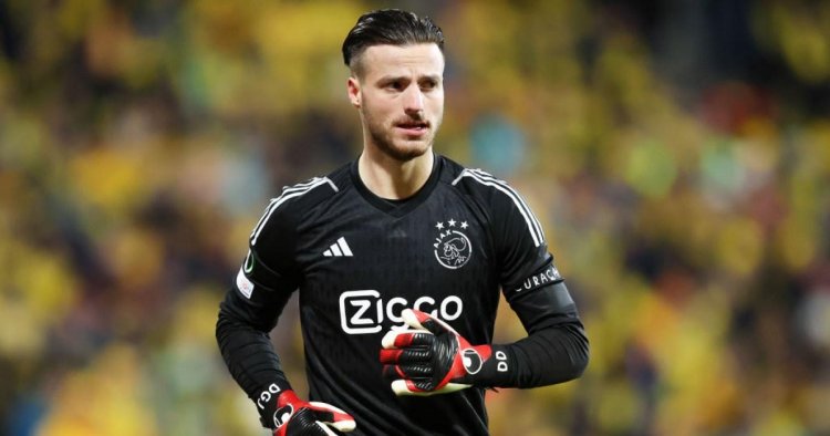 Arsenal, Manchester United and Chelsea interested in signing young Ajax star