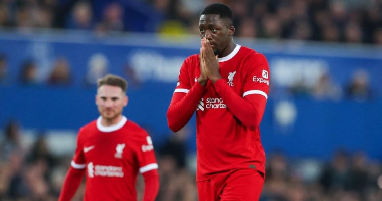 ‘What is he doing?!’ – Jamie Carragher slams Liverpool duo after shock Everton defeat