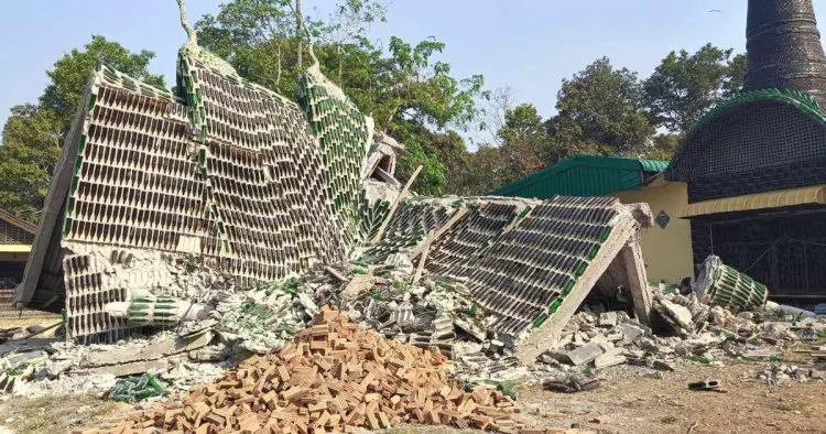 Temple made of 1,500,000 glass beer bottles left in ruin after collapsing