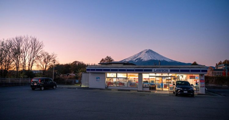 Mount Fuji view to be blocked with huge barrier due to badly behaved tourists